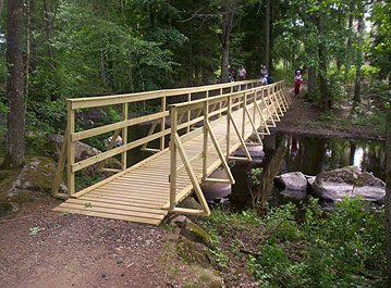 Ny bro till Övrasjöns badplats - Fågelfors 2007